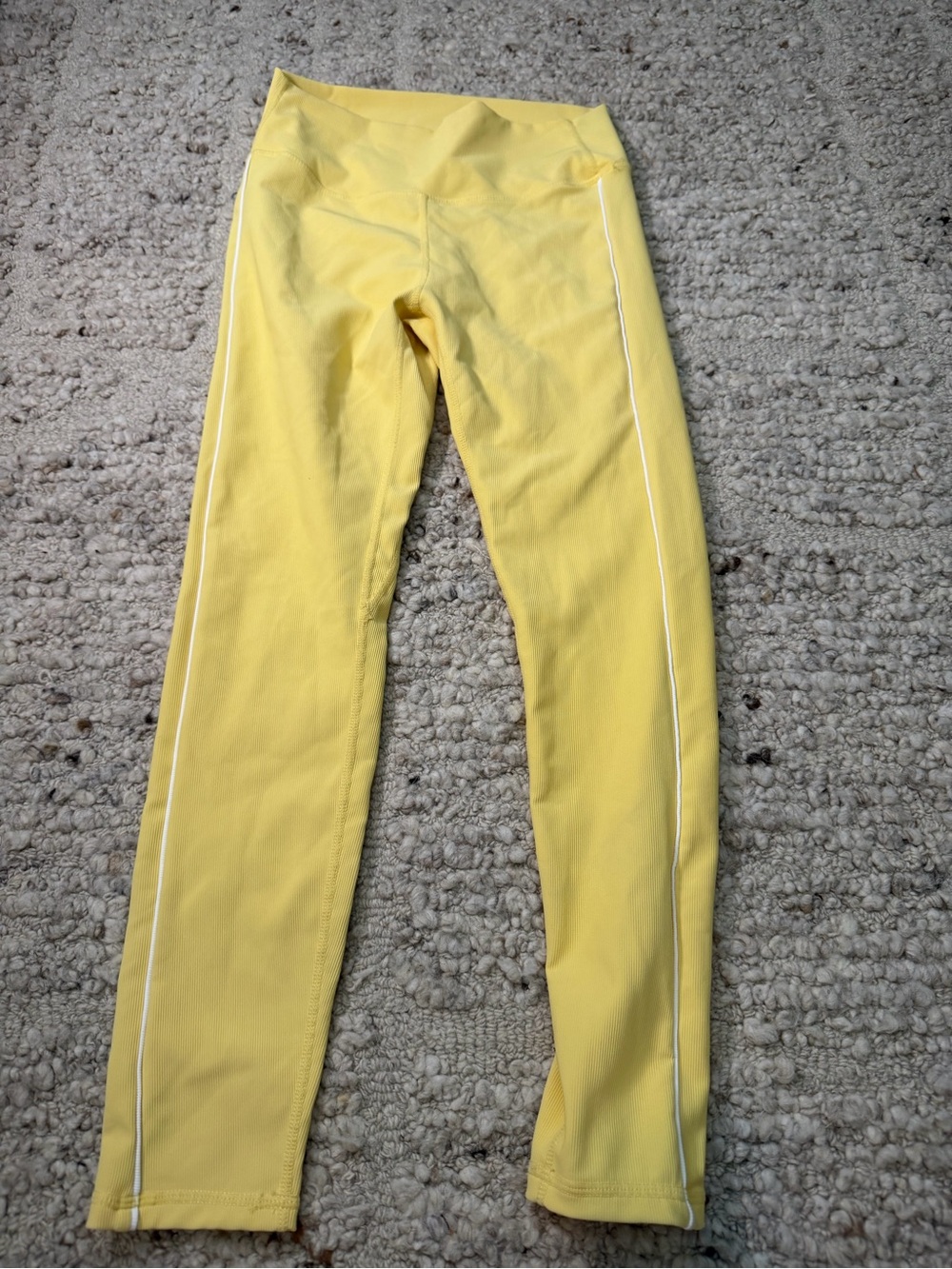 Wilo The Label Butter Yellow ribbed Leggings with White Piping